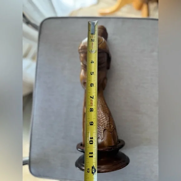 Vintage Hand-Carved Wooden Asian Woman Bust Sculpture – 11” - Picture 6 of 7